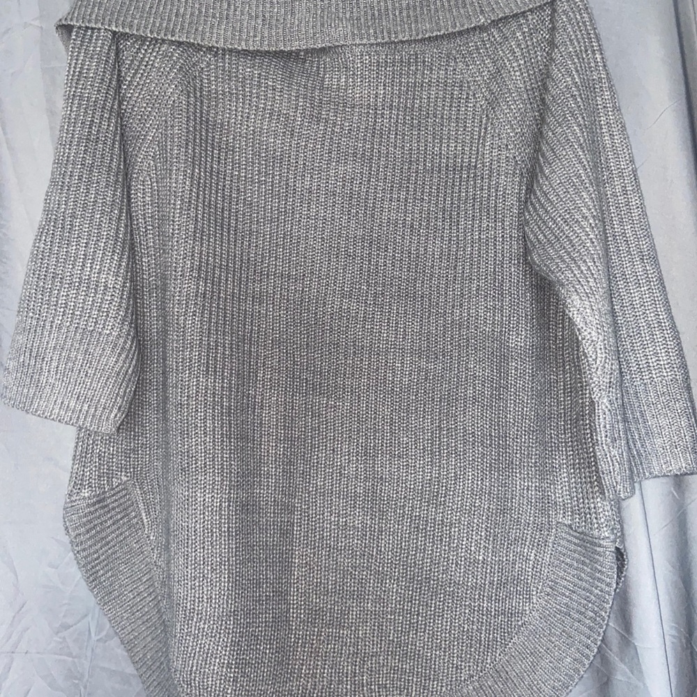 Sweaters - Picture 7 of 7